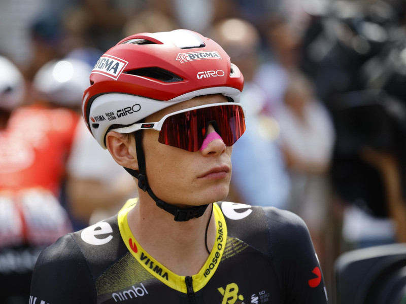 El ciclista danés Jonas Vingegaard del equipo Visma-Lease a Bike antes de la décima etapa del Tour de Francia, una carrera ciclista de 165,3 km desde Ennezat hasta Le Mont Dore Puy de Sancy, Francia.