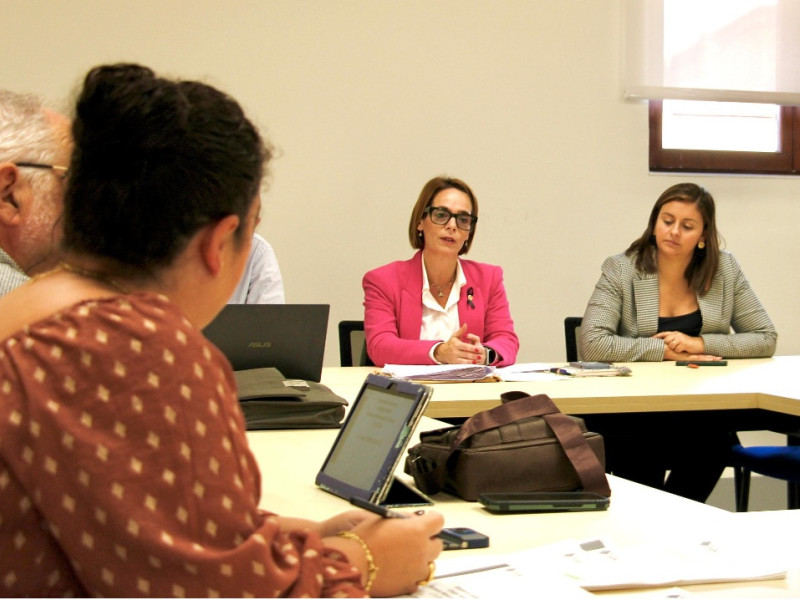 La concejala de Fiestas, Noelia Selma, ha presidido la reunión del Consejo Rector