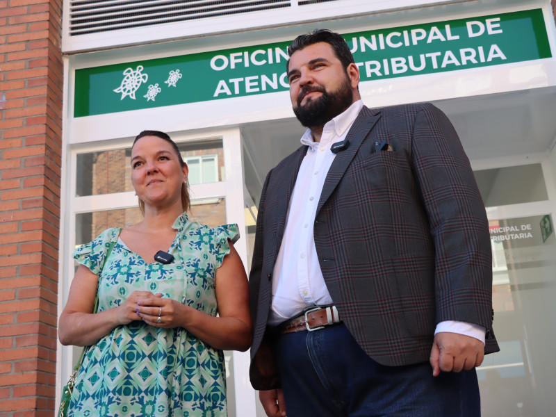 La alcaldesa, Carla Greciano, y el edil del área, Román Robles