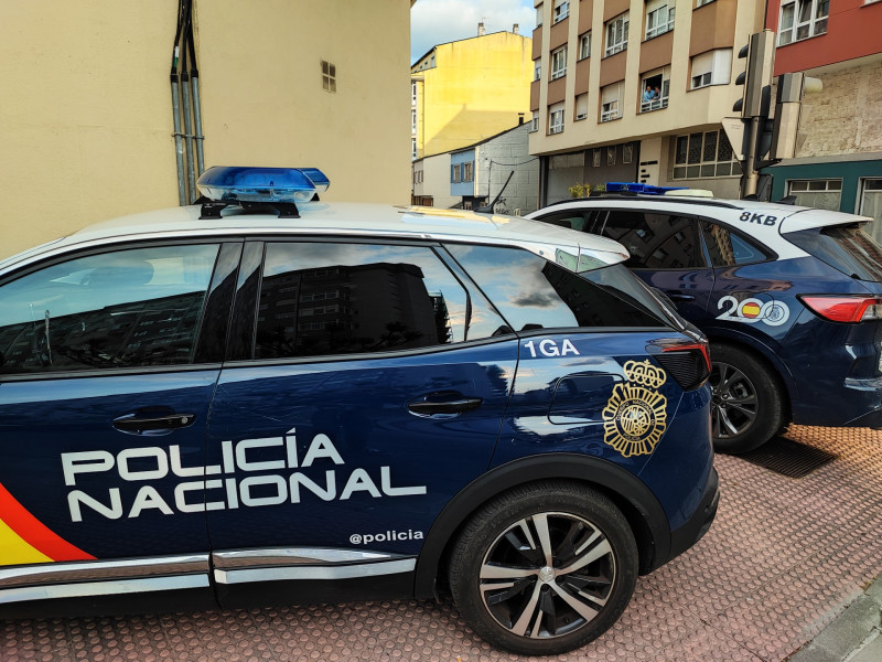 Coches de la Policía Nacional en Lugo