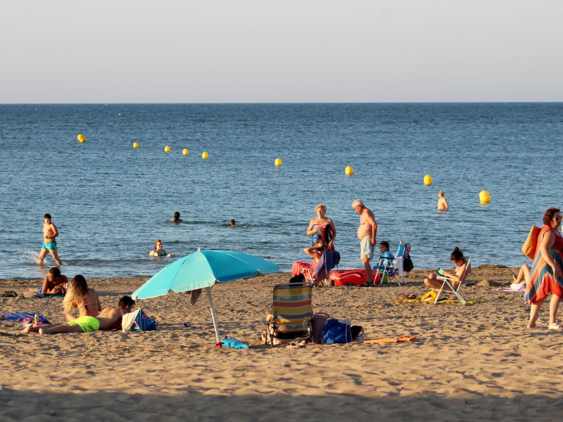 Playas de Dénia llenas de bañistas