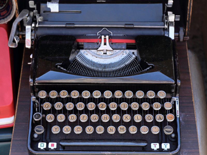 máquina de escribir antigua