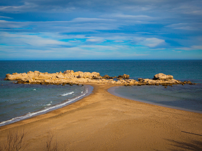 Restos del puerto de Empuries o Emporion o Ampurias