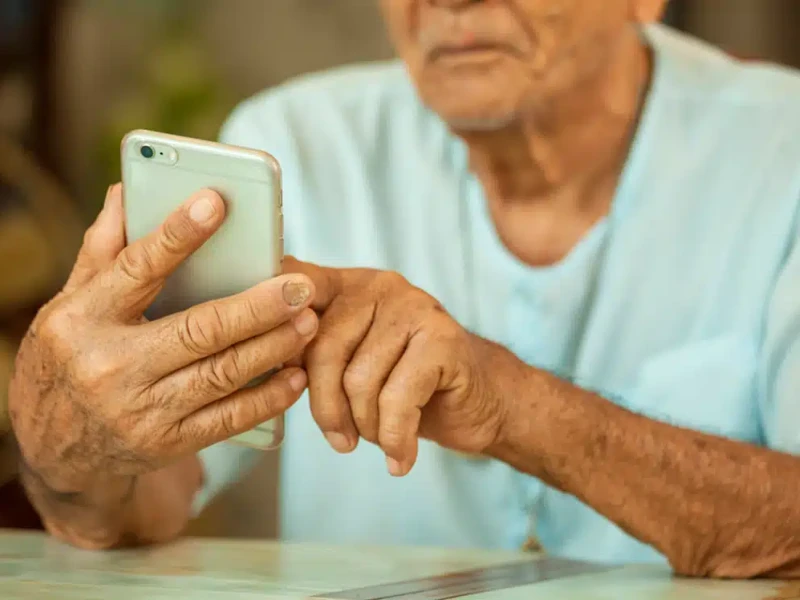 El uso del móvil puede tener múltiples beneficios para los mayores