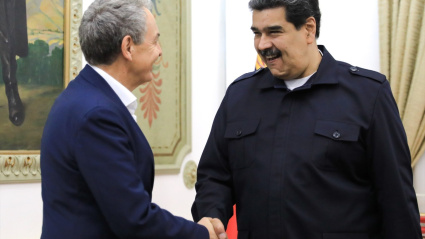 El expresidente del Gobierno de España José Luis Rodríguez Zapatero con el presidente de Venezuela, Nicolás Maduro