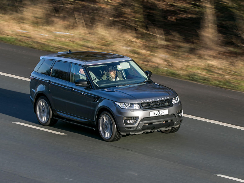 Land Rover R 2014 Rover Sport Hse Dynam Sdv6 A Gris Diésel circulando por la autopista