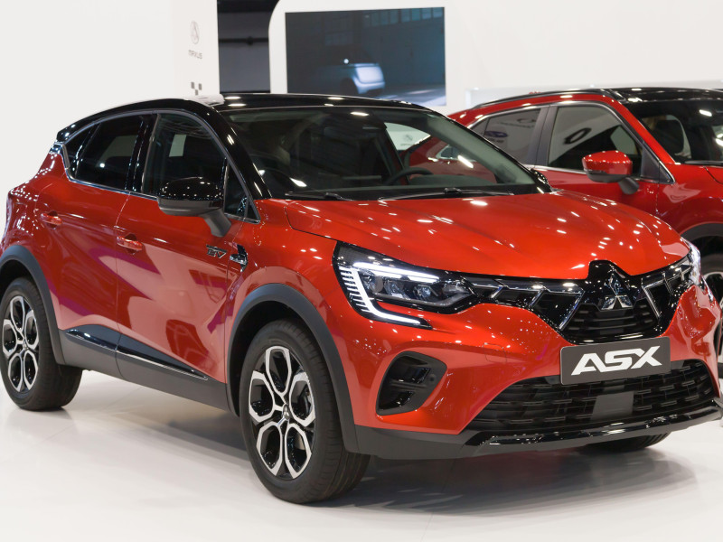 Mitsubishi ASX PHEV en exhibición en Automobile Barcelona 2023 en Barcelona, España.