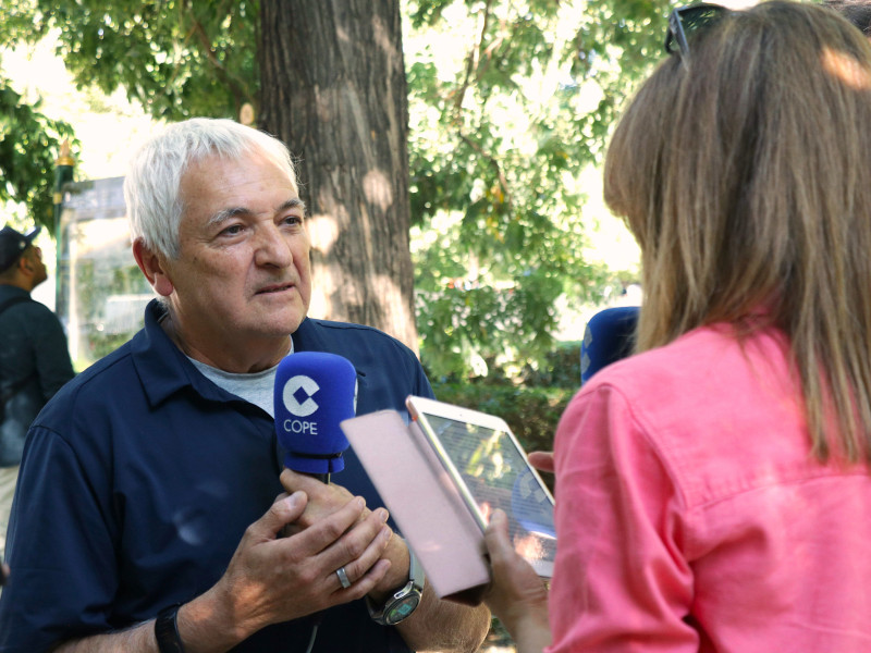 Entrevista en 'La Tarde' a Mariano Sánchez en los Jardines del Buen Retiro.