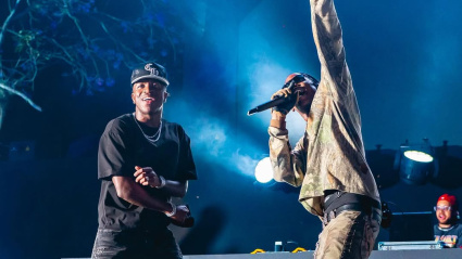 Vinicius junto a Travis Scott