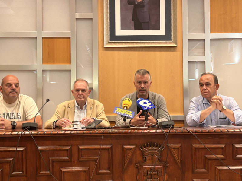 Imagen de la rueda de prensa con Keko Cajal, Francisco González, Carlos Serrano y Álvaro Salesa