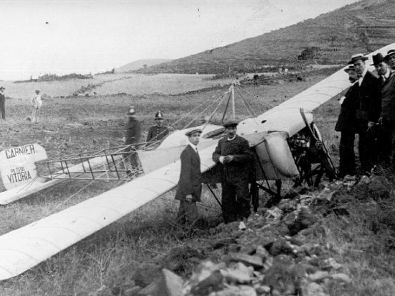 Primer vuelo a motor en Canarias