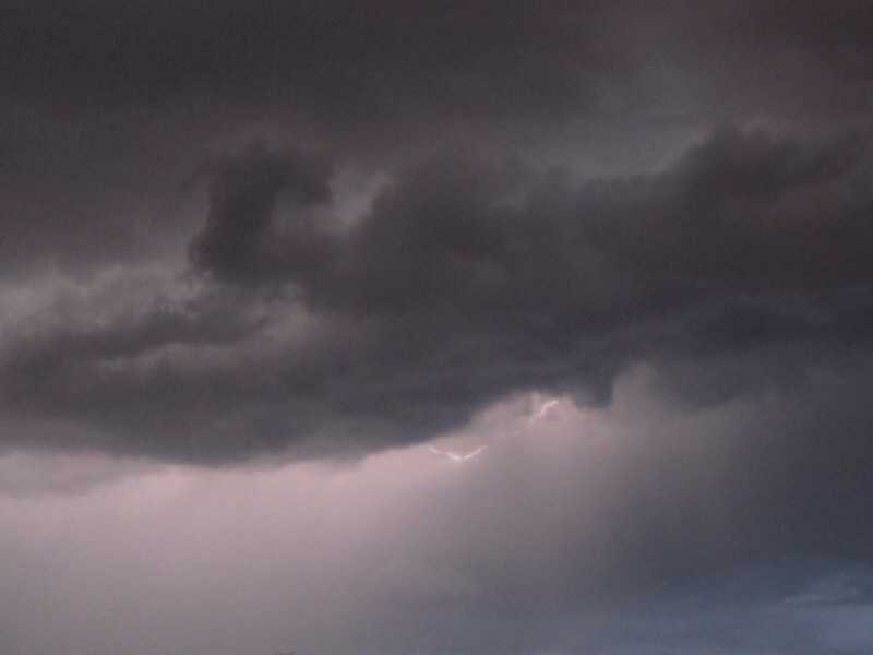 Tormenta, lluvia, cielo nuboso