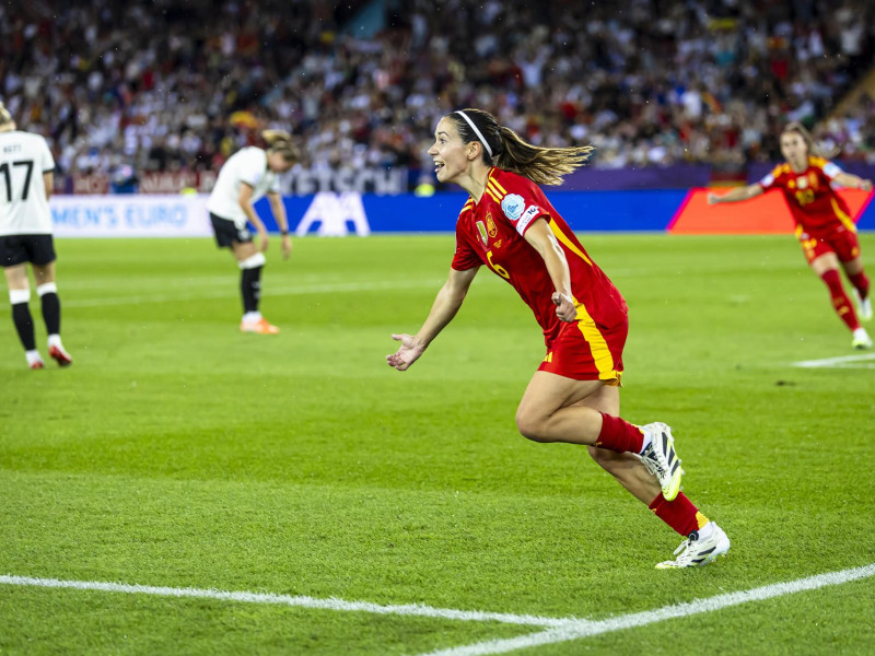 Aitana Bonmatí celebra el gol de la victoria de contra Alemania