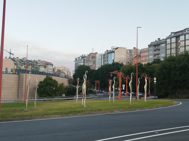 Rotonda de acceso a Adormideras y San Amaro (A Coruña)