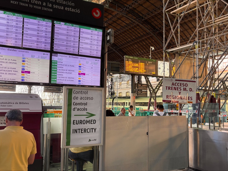 Imagen de las pantallas en la estación