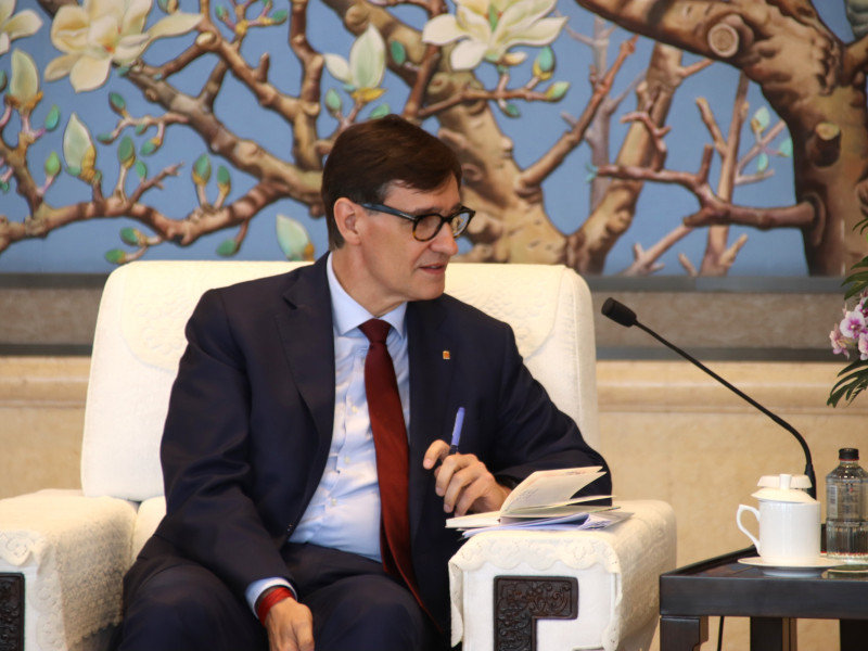 Salvador Illa reunido con dirigentes chinos