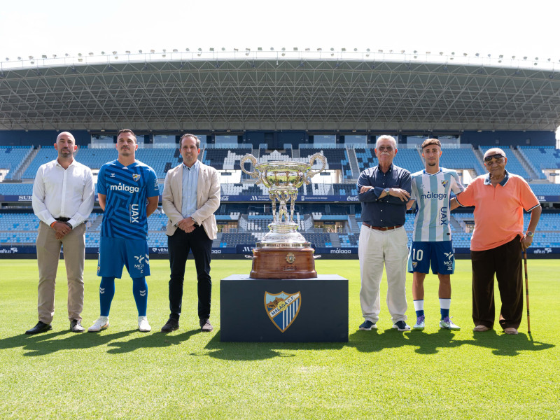 Dirigentes y jugadores del Málaga CF