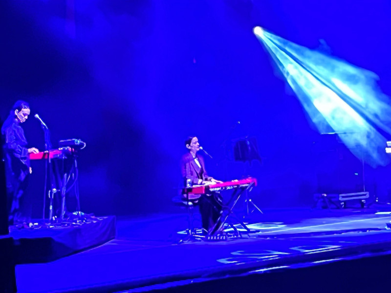 Julieta Venegas sobre el escenario de Lanuza
