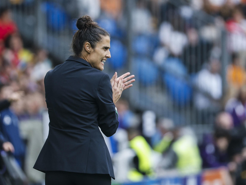 La entrenadora española, Montse Tomé, durante la final de la Eurocopa Femenina 2025 que disputan este domingo España e Inglaterra el el St. Jakob Park de Basilea
