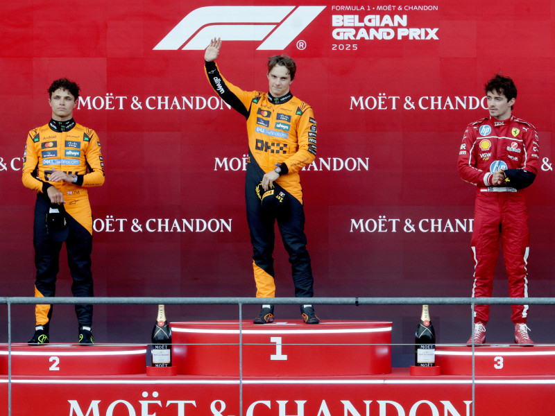 Podio del GP de Bélgica con Piastri en lo más alto