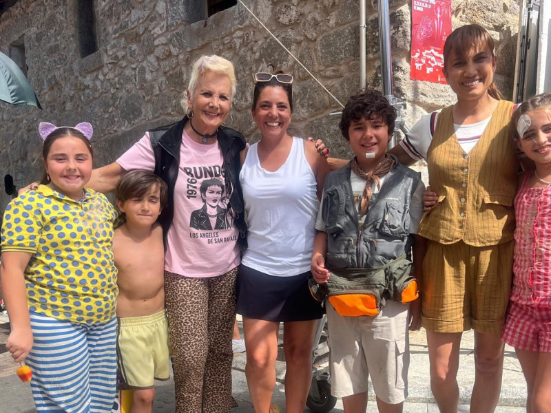 Elena Irureta y Toni Acosta protagonizan esta comedia familiar