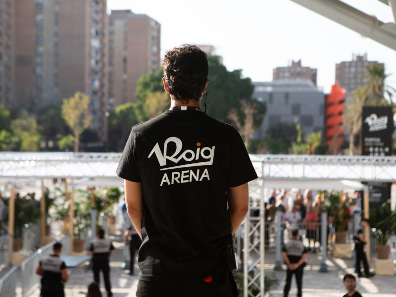 Uno de los 500 trabajadores que ayudaron en el Roig Arena el martes