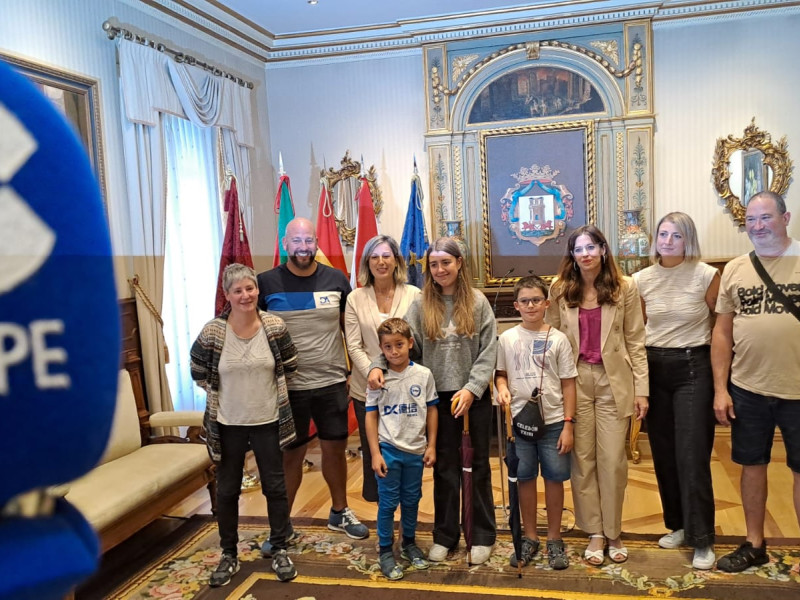 Neska y Celedon txikis con sus famlias