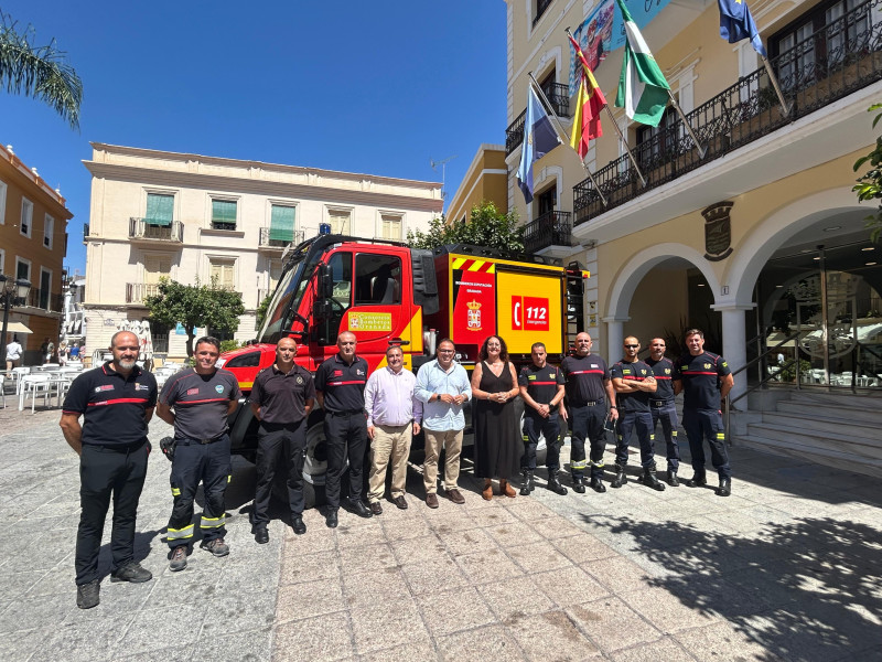 El Servicio de Bomberos de Almuñécar recibe una bomba forestal por parte de Diputación de Granada