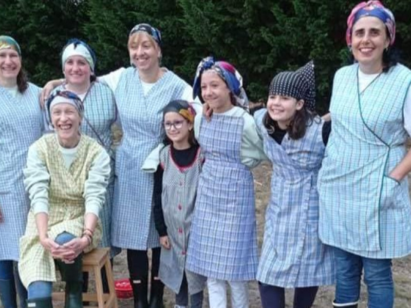 Fiesta de inauguración de la asociación de mujeres 'Amuruxe'