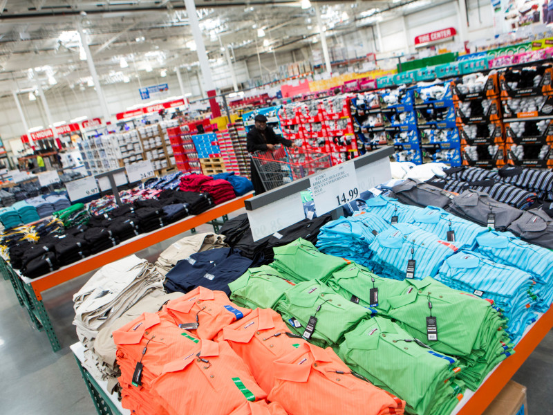 Ropa en el supermercado Costco