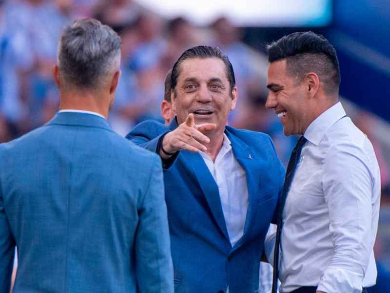 Futre realizó el saque de honor del amistoso entre el Oporto y el Atlético de Madrid