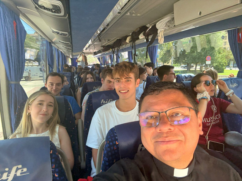Los jóvenes peregrinos aragoneses aseguran que vienen "renovados" de Roma.