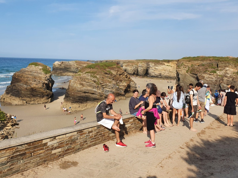 Playa de As Catedrais en agosto
