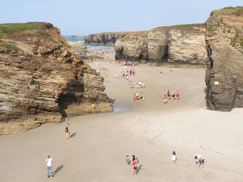 Playa de As Catedrais en el mes de agosto