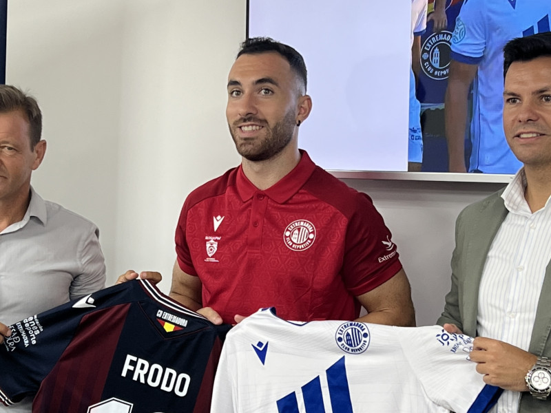 Manuel Mosquera, Frodo y Antonio Almoril (OVB) en la presentación del nuevo jugador azulgrana