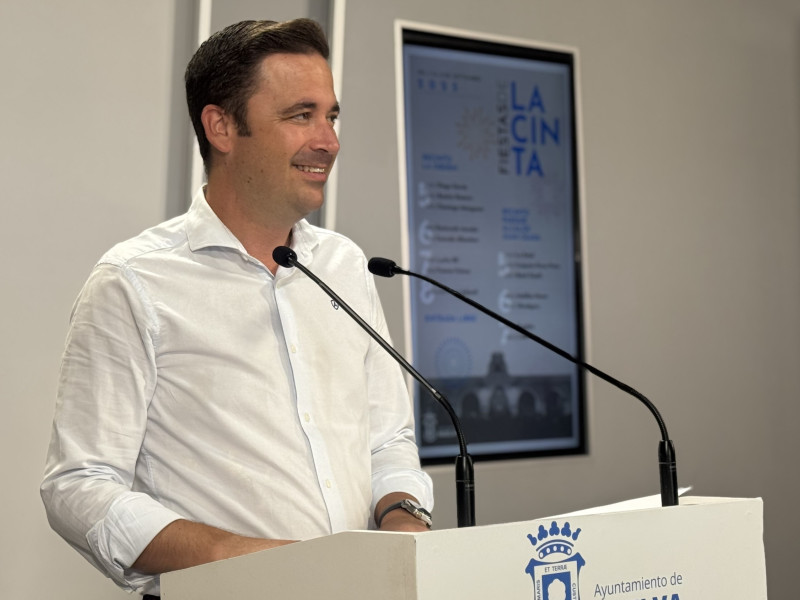 Nacho Molina, concejal de Cultura del Ayuntamiento de Huelva durante la presentación