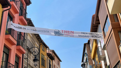 La Plataforma del Ferrocarril Directo aprovecha el Sonorama para exigir la reapertura de la línea