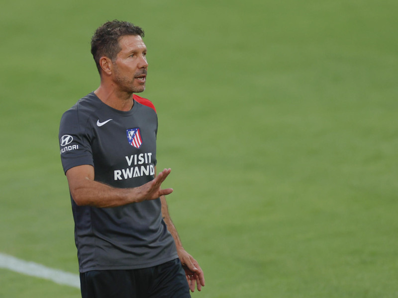 El entrenador del Atlético de Madrid Diego Simeone durante el partido amistoso que Atlético de Madrid y Rayo Vallecano