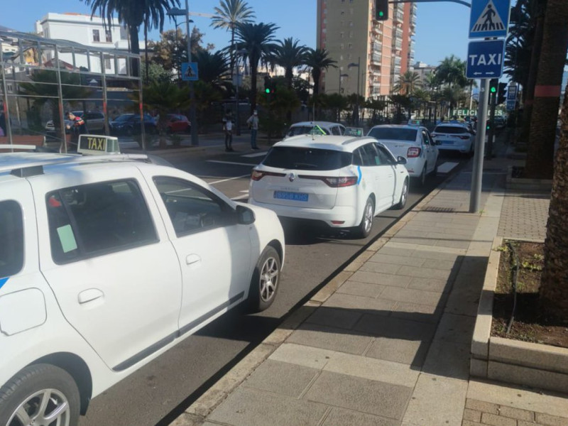 Taxis en Avenida 3 de mayo
