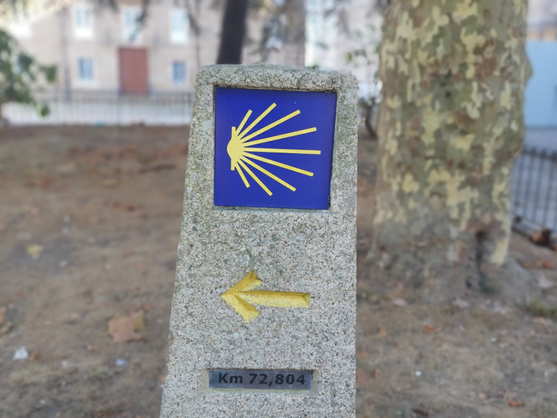 Señal del Camino de Santiago en la Ciudad Vieja de A Coruña