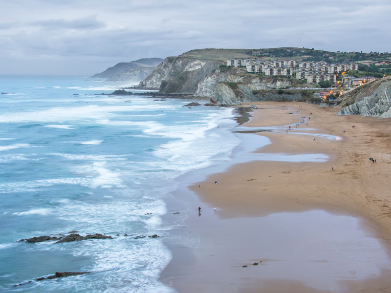 Una imagen de la playa de la Sopelana, Vizcaya