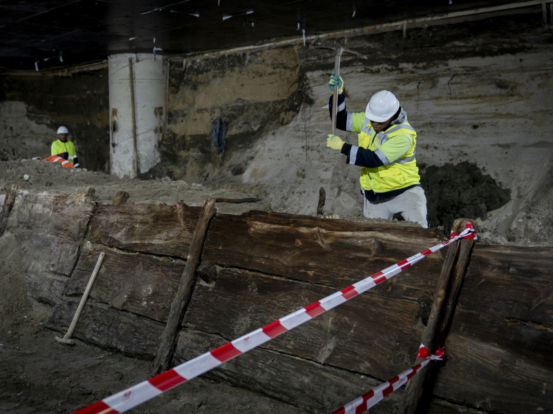 (Foto de ARCHIVO)Hallazgo arqueológico del Real Canal del Manzanares durante las obras de la nueva estación de metro de Madrid Río, a 13 de marzo de 2025, en Madrid (España). La Comunidad de Madrid avanza en la construcción de la futura estación de la Línea 11 de Metro de Madrid Río, que se ubicará en el Paseo de las Yeserías de la capital, que conecta Plaza Elíptica y Conde de Casal, con una longitud de 7 kilómetros. Además, durante las obras se ha descubierto el hallazgo arqueológico del Real Canal del Manzanares, un canal paralelo al río que iba desde el Puente de Toledo hasta Rivas.A. Pérez Meca / Europa Press13 MARZO 2025;OBRAS;NUEVA ESTACIÓN;MADRID RÍO;AMPLIACIÓN;LÍNEA 11;METRO;MADRID13/3/2025