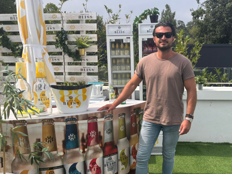 Alberto Fernández en la terraza de Coca-Cola