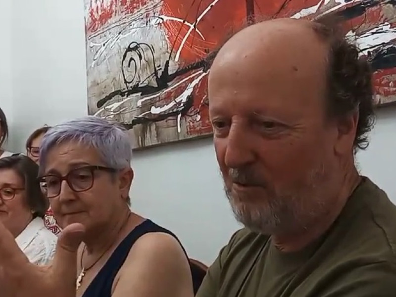 Carlos Montero, secretario, dispuesto a recibir llamadas