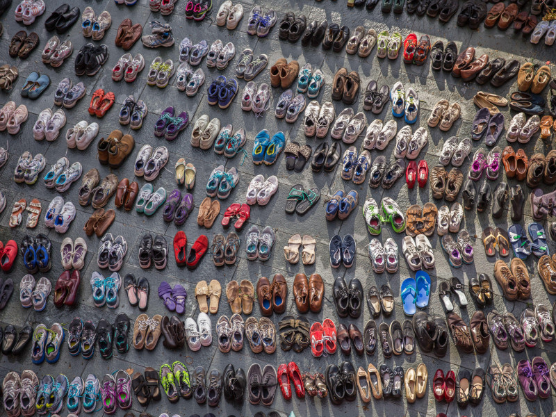 2WX971R Pairs of Shoes