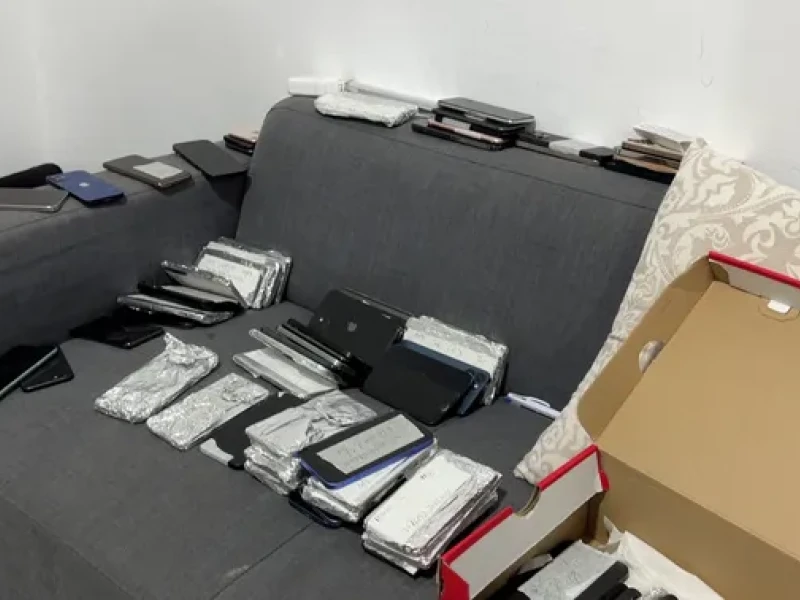 El grupo criminal estafaba a las víctimas y enviaba los aparatos al extranjero