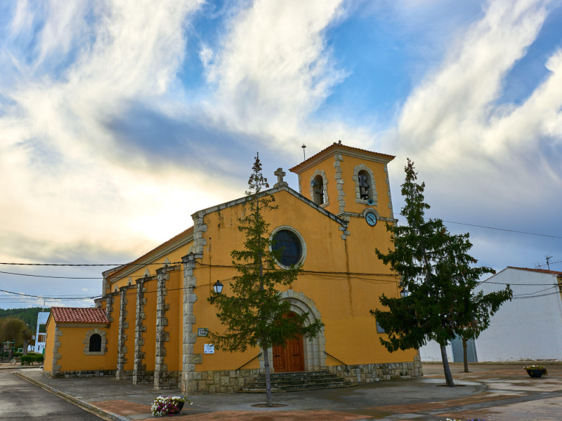 Una bonita imagen de la parroquia de la Inmaculada Concepción de San Antonio de Benageber, Valencia