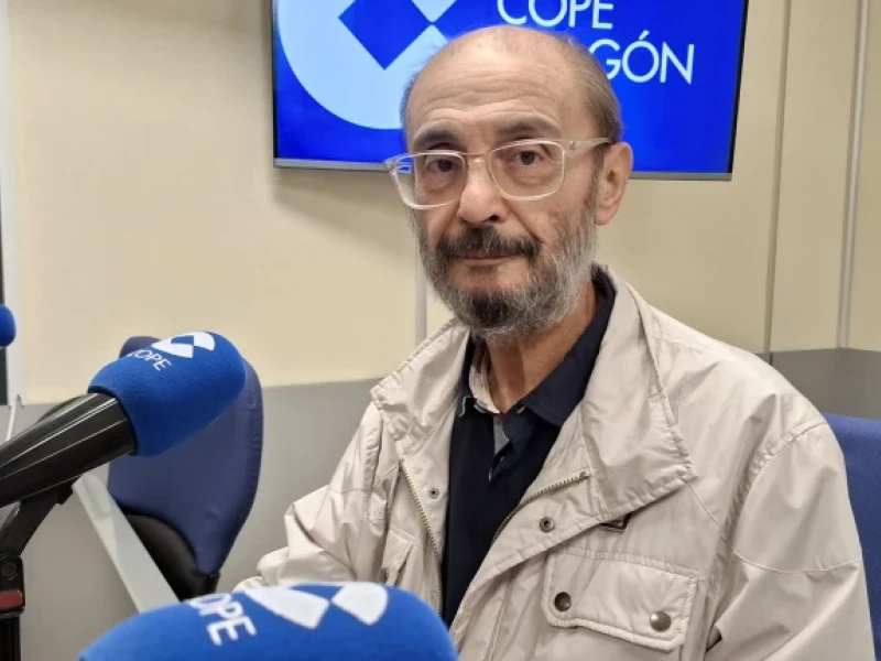 Javier Lambán en los estudios de COPE Zaragoza.