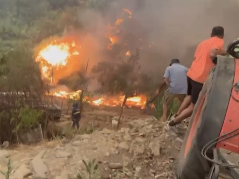 Los incendios obligaron a evacuaciones, confinamientos y situaciones de peligro para las viviendas