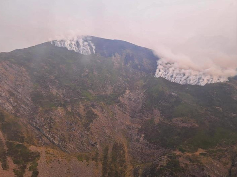 Imagen del fuego que se adentraba en la vertiente cántabra de Picos de Europa desde los incendios en Castilla y LeónSOCIEDAD ESPAÑA EUROPA CANTABRIA112 CANTABRIA